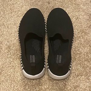 Sketchers Black slip on shoes size 6